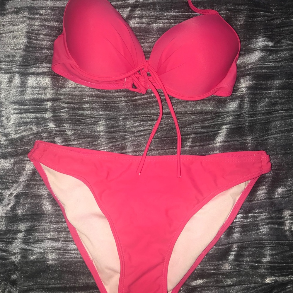 Pink Size Medium Two Piece Swimsuit.
